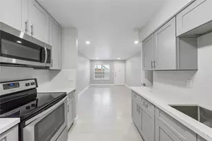 845 Augusta Dr, Houston, TX 77057 - Photo 2