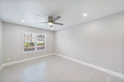 845 Augusta Drive #45, Houston, TX 77057 - Photo 4