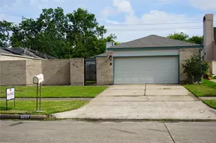 8207 Misty Ridge Ln, Houston, TX 77071 - Photo 1
