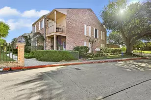 8302 Nairn St, Houston, TX 77074 - Photo 2