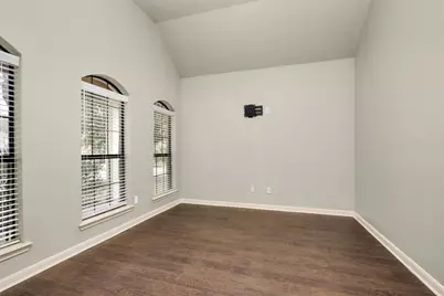 951 Oak Terrace Drive, Conroe, TX 77378 - Photo 2