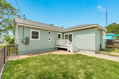 4702 Avenue Bernardo De Galvez, Galveston, TX 77551 - Photo 8
