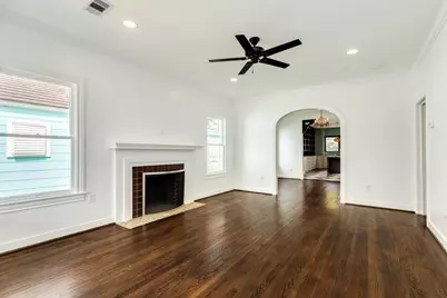 4702 Avenue Bernardo De Galvez, Galveston, TX 77551 - Photo 12