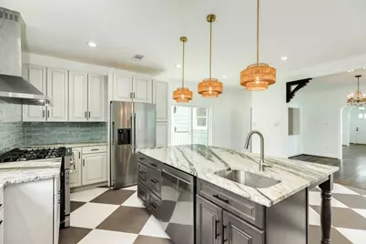 4702 Avenue Bernardo De Galvez, Galveston, TX 77551 - Photo 20