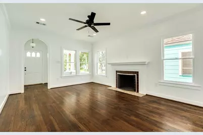 4702 Avenue Bernardo De Galvez, Galveston, TX 77551 - Photo 10