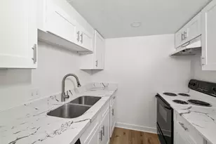 9009 Richmond Ave, Houston, TX 77063 - Photo 18