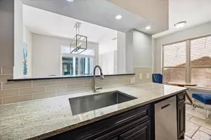 7483 Brompton St, Houston, TX 77025 - Photo 6