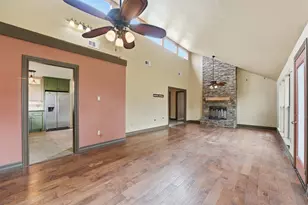 7307 Ironwood Ln, Baytown, TX 77521 - Photo 8