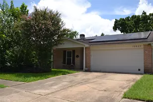 10530 Permian Dr, Sugar Land, TX 77498 - Photo 2