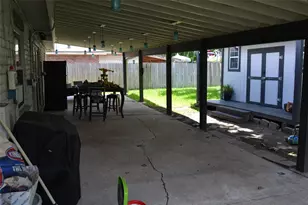 10530 Permian Dr, Sugar Land, TX 77498 - Photo 14