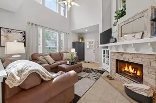 36 Stone Creek Pl, The Woodlands, TX 77382 - Photo 6