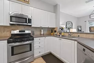 36 Stone Creek Pl, The Woodlands, TX 77382 - Photo 10