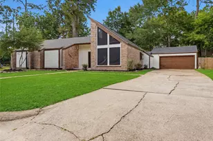 1907 Tangle Lake Dr, Houston, TX 77339 - Photo 2