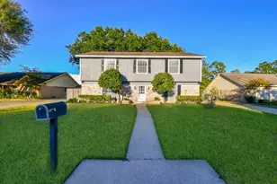 7310 Ridge Oak Dr, Houston, TX 77088 - Photo 2