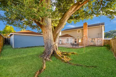 7310 Ridge Oak Drive, Houston, TX 77088 - Photo 8