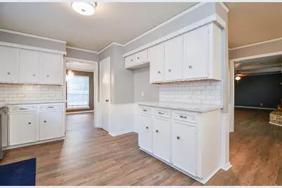 7310 Ridge Oak Drive, Houston, TX 77088 - Photo 12