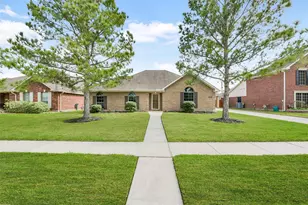 6815 Amistad Ct, Manvel, TX 77578 - Photo 2