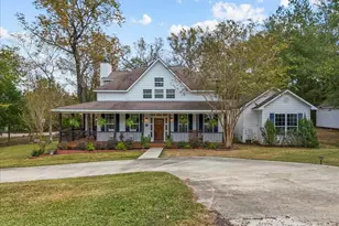880 Paradise Dr, Coldspring, TX 77331 - Photo 2