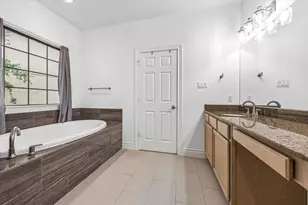 9044 Lakes at 610 Dr, Houston, TX 77054 - Photo 16