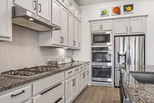 438 Livermore St, Webster, TX 77598 - Photo 12