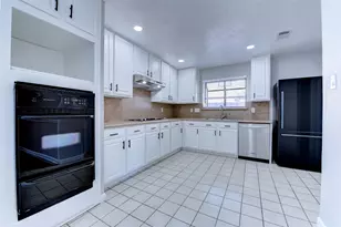 11434 High Bridge Ct, Houston, TX 77065 - Photo 10