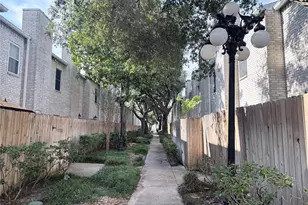 17541 Red Oak Dr, Houston, TX 77090 - Photo 6