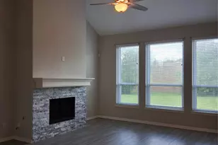10015 Dawn Brook Dr, Pearland, TX 77584 - Photo 2