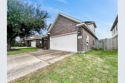 10006 Wood Leaf Court, Baytown, TX 77521 - Photo 2
