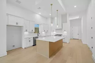 404 E 28th St, Houston, TX 77008 - Photo 6