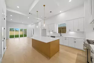 404 E 28th St, Houston, TX 77008 - Photo 8