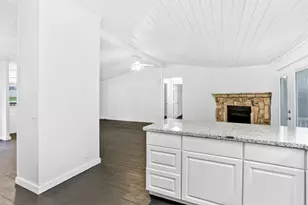 14447 W Lee Shore Dr, Willis, TX 77318 - Photo 10