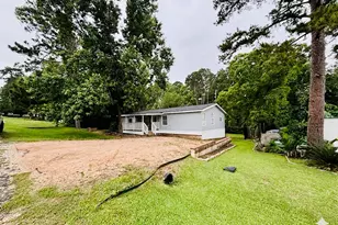 14447 W Lee Shore Dr, Willis, TX 77318 - Photo 2