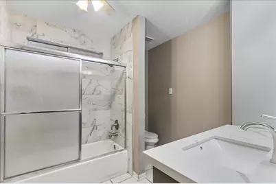 16218 Bunker Ridge Road, Houston, TX 77053 - Photo 32