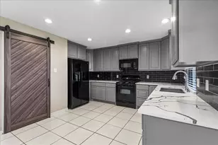 16218 Bunker Ridge Rd, Houston, TX 77053 - Photo 14