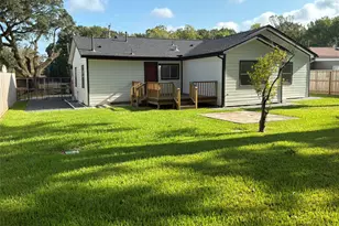 2740 Cos St, Liberty, TX 77575 - Photo 2