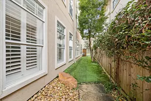 2405 Brun St, Houston, TX 77019 - Photo 20