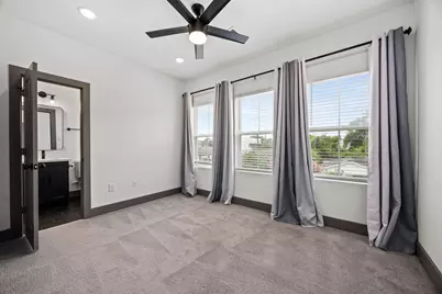 731 E 40th Street, Houston, TX 77022 - Photo 22