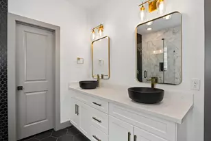 731 E 40th St, Houston, TX 77022 - Photo 18