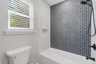 1919 20th St, Huntsville, TX 77340 - Photo 18