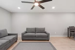 1919 20th St, Huntsville, TX 77340 - Photo 6