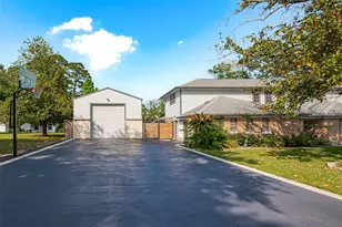 218 Beaumont Dr, Magnolia, TX 77354 - Photo 2