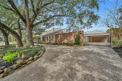 11422 Riverview Drive, Houston, TX 77077 - Photo 4