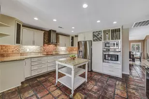 11422 Riverview Dr, Houston, TX 77077 - Photo 14