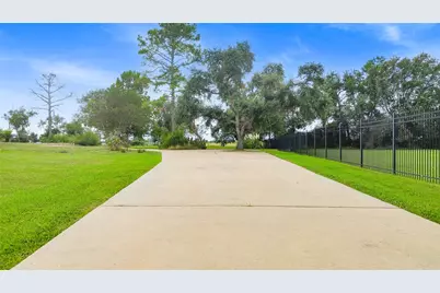 4003 Country Trails Street, Alvin, TX 77511 - Photo 6