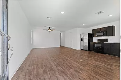 9915 Opal Stone Way, Conroe, TX 77306 - Photo 4