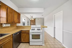 1605 Cypress Hollow St, Pearland, TX 77581 - Photo 14