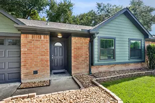 1605 Cypress Hollow St, Pearland, TX 77581 - Photo 4