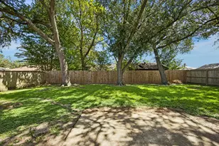 1605 Cypress Hollow St, Pearland, TX 77581 - Photo 26