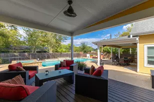 809 Paulus St, Schulenburg, TX 78956 - Photo 36