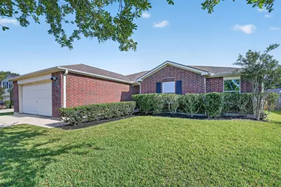 9104 Dolphin Circle, Texas City, TX 77591 - Photo 2